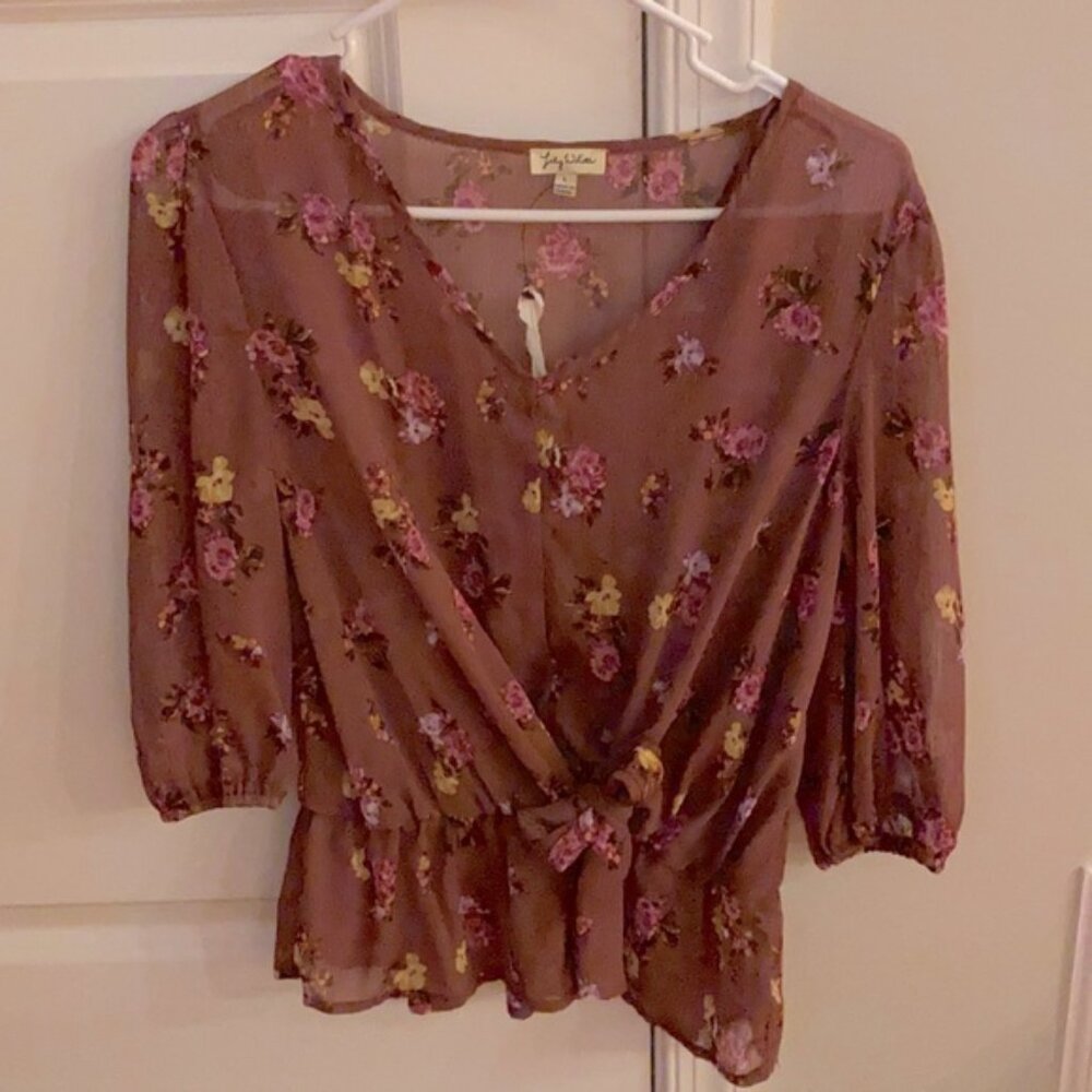 Floral peplum-like blouse